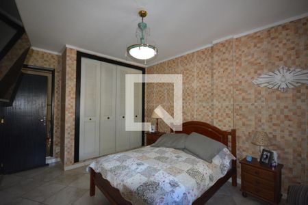 Casa à venda com 250m², 4 quartos e 5 vagasQuarto 1 suite