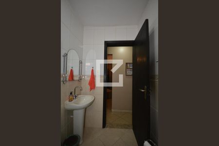 Casa à venda com 250m², 4 quartos e 5 vagasBanheiro Social