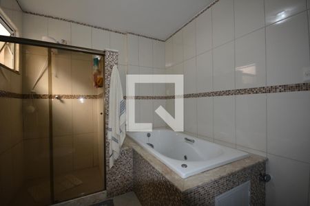 Casa à venda com 250m², 4 quartos e 5 vagasBanheiro da Suíte