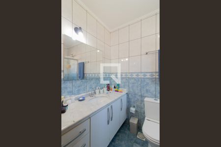 Banheiro da Suíte de casa à venda com 4 quartos, 206m² em Espírito Santo, Porto Alegre