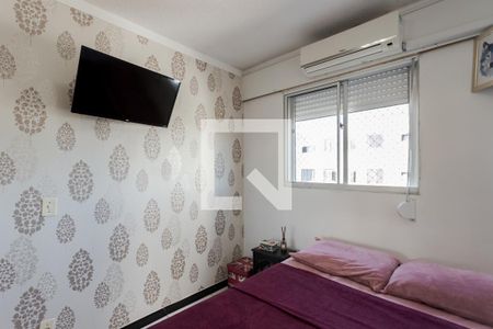 Quarto 1 de apartamento para alugar com 2 quartos, 42m² em Jardim Leopoldina, Porto Alegre