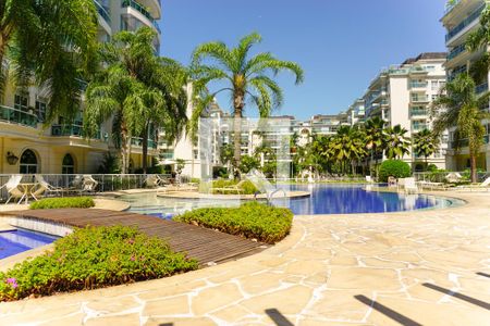 Apartamento para alugar com 105m², 2 quartos e 2 vagas Apartamento para alugar com 105m², 2 quartos e 2 vagasÁrea comum - Piscina