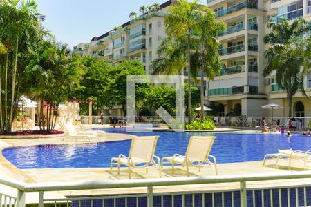 Apartamento para alugar com 105m², 2 quartos e 2 vagas Apartamento para alugar com 105m², 2 quartos e 2 vagasÁrea comum - Piscina