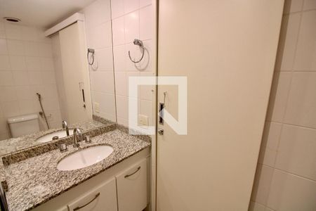 Apartamento para alugar com 105m², 2 quartos e 2 vagas Apartamento para alugar com 105m², 2 quartos e 2 vagasBanheiro Social