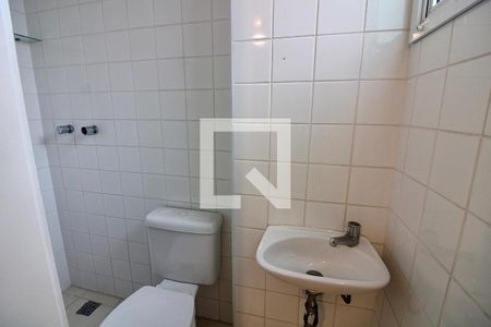 Apartamento para alugar com 105m², 2 quartos e 2 vagas Apartamento para alugar com 105m², 2 quartos e 2 vagasBanheiro de serviço