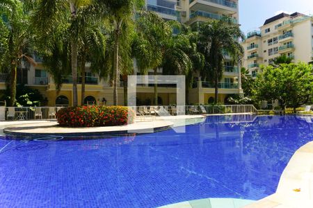 Apartamento para alugar com 105m², 2 quartos e 2 vagas Apartamento para alugar com 105m², 2 quartos e 2 vagasÁrea comum - Piscina