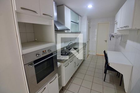 Apartamento para alugar com 105m², 2 quartos e 2 vagas Apartamento para alugar com 105m², 2 quartos e 2 vagasCozinha