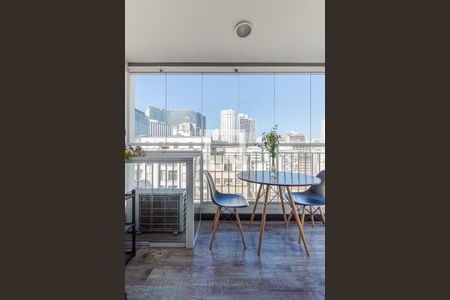 Varanda de kitnet/studio para alugar com 1 quarto, 38m² em República, São Paulo