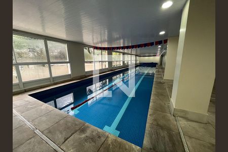Apartamento para alugar com 87m², 3 quartos e 2 vagas Apartamento para alugar com 87m², 3 quartos e 2 vagasÁrea comum - Piscina coberta