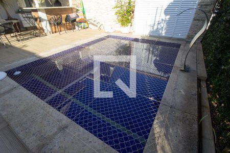Casa de condomínio à venda com 220m², 5 quartos e 3 vagasPiscina