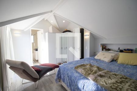 Casa de condomínio à venda com 220m², 5 quartos e 3 vagasSuíte 3