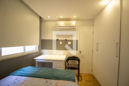 Casa de condomínio à venda com 220m², 5 quartos e 3 vagasSuíte 1