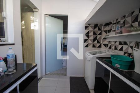 Casa de condomínio à venda com 220m², 5 quartos e 3 vagasÁrea de Serviço