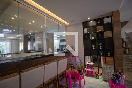 Sala de casa de condomínio à venda com 5 quartos, 220m² em Recreio dos Bandeirantes, Rio de Janeiro