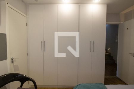 Casa de condomínio à venda com 220m², 5 quartos e 3 vagasSuíte 1