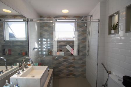 Casa de condomínio à venda com 220m², 5 quartos e 3 vagasBanheiro da Suíte 4