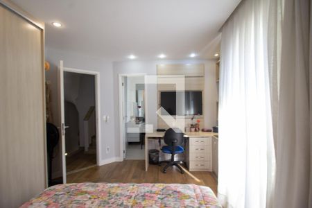 Casa de condomínio à venda com 220m², 5 quartos e 3 vagasSuíte 4