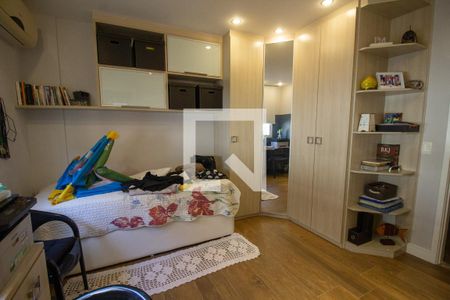 Casa de condomínio à venda com 220m², 5 quartos e 3 vagasSuíte 2