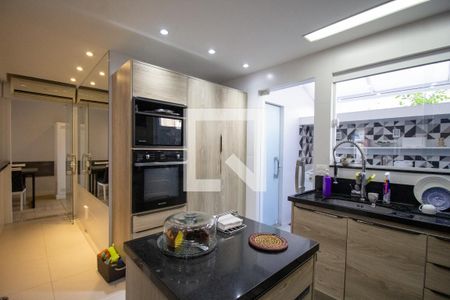 Casa de condomínio à venda com 220m², 5 quartos e 3 vagasCozinha