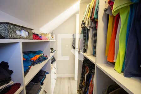 Casa de condomínio à venda com 220m², 5 quartos e 3 vagasCloset da Suíte 3