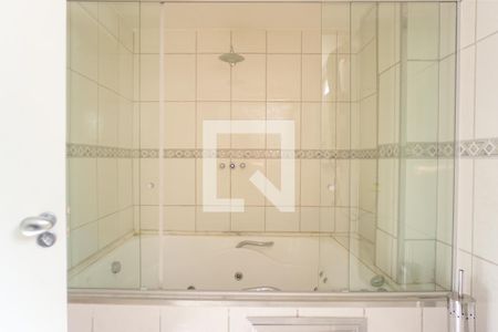 Apartamento à venda com 213m², 4 quartos e 2 vagasBanheiro da Suíte 2