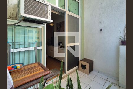 Apartamento à venda com 94m², 2 quartos e 1 vaga Apartamento à venda com 94m², 2 quartos e 1 vagaVaranda