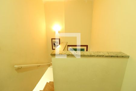 Apartamento à venda com 94m², 2 quartos e 1 vagaEscada