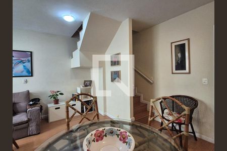 Apartamento à venda com 94m², 2 quartos e 1 vaga Apartamento à venda com 94m², 2 quartos e 1 vagaSala