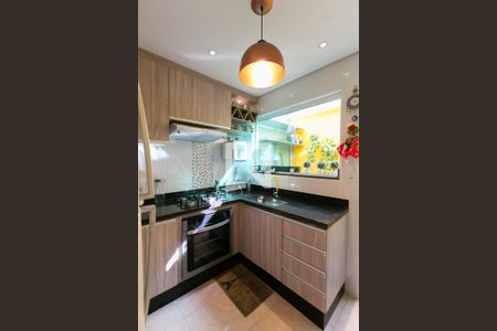 Casa de condomínio para alugar com 60m², 2 quartos e 1 vaga Casa de condomínio para alugar com 60m², 2 quartos e 1 vagaCozinha - Armários