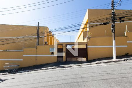 Casa de condomínio para alugar com 60m², 2 quartos e 1 vaga Casa de condomínio para alugar com 60m², 2 quartos e 1 vagaFachada