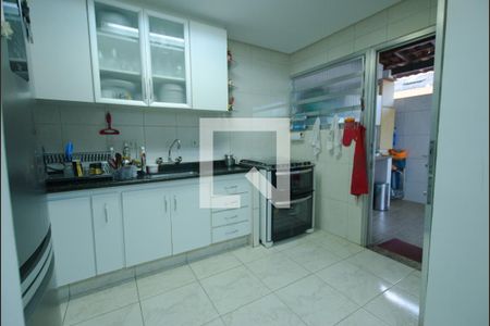 Casa à venda com 210m², 3 quartos e 2 vagas Casa à venda com 210m², 3 quartos e 2 vagasCozinha