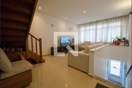 Casa à venda com 210m², 3 quartos e 2 vagas Casa à venda com 210m², 3 quartos e 2 vagasSala