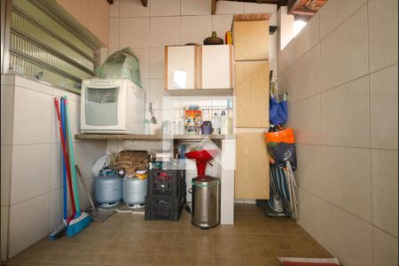 Casa à venda com 210m², 3 quartos e 2 vagas Casa à venda com 210m², 3 quartos e 2 vagasÁrea de Serviço/Quintal