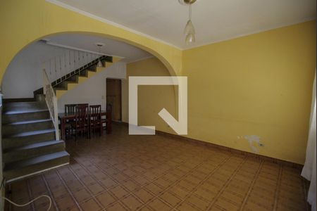 Casa à venda com 100m², 3 quartos e 2 vagasSala