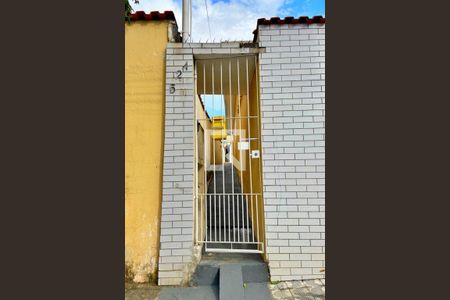 Casa à venda com 100m², 3 quartos e sem vaga Casa à venda com 100m², 3 quartos e sem vagaFachada