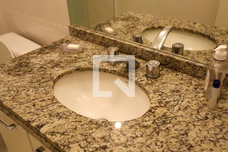 Apartamento para alugar com 145m², 4 quartos e 3 vagas Apartamento para alugar com 145m², 4 quartos e 3 vagasBanheiro da Suíte 2