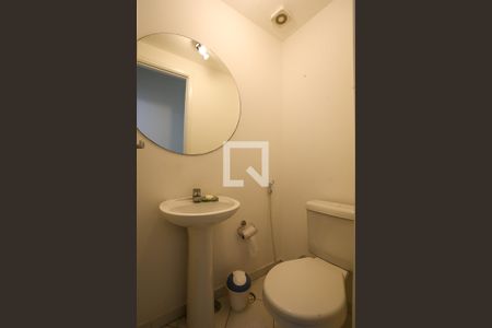 Lavabo de apartamento para alugar com 4 quartos, 145m² em Lar São Paulo, São Paulo