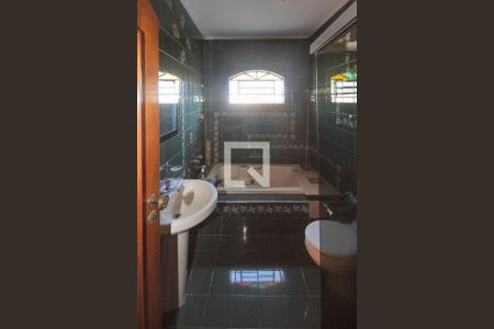 Casa à venda com 300m², 3 quartos e 2 vagasBanheiro da Suite