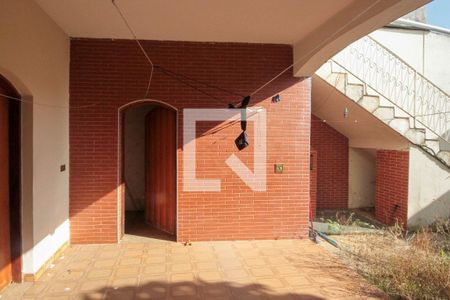 Casa à venda com 300m², 3 quartos e 2 vagasÁrea de Serviço