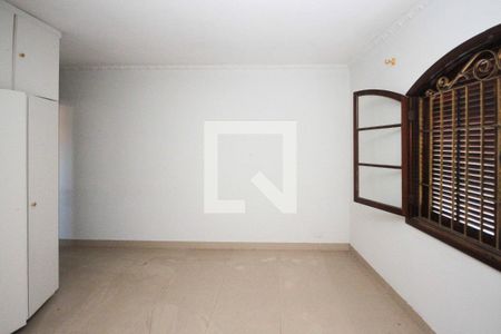 Casa à venda com 300m², 3 quartos e 2 vagasSuite