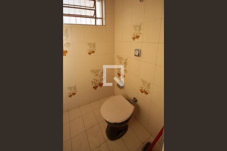 Casa à venda com 300m², 3 quartos e 2 vagasBanheiro 