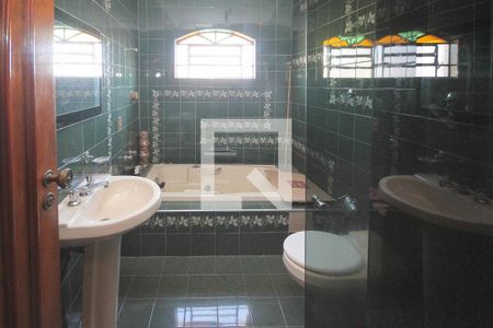 Casa à venda com 300m², 3 quartos e 2 vagasBanheiro da Suite