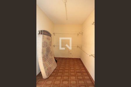 Casa à venda com 300m², 3 quartos e 2 vagasQuarto de Serviço