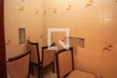 Casa à venda com 300m², 3 quartos e 2 vagasBanheiro de Serviço