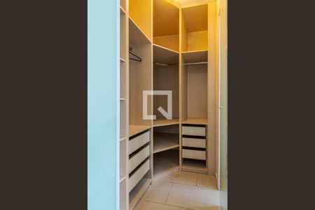Apartamento à venda com 43m², 1 quarto e 1 vaga Apartamento à venda com 43m², 1 quarto e 1 vagaCloset