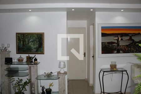 Sala de apartamento à venda com 2 quartos, 52m² em Olaria, Rio de Janeiro