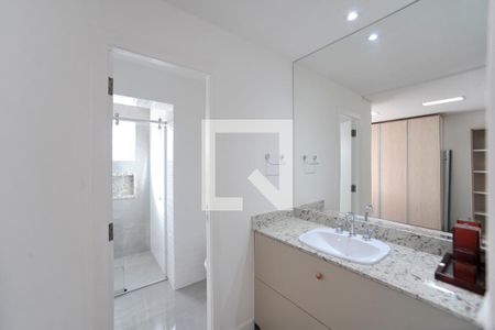 Banheiro da Suíte 1 de casa para alugar com 2 quartos, 120m² em Chácara Santo Antônio (zona Leste), São Paulo
