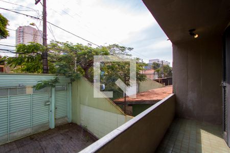 Casa à venda com 330m², 3 quartos e 6 vagasVaranda do quarto 1