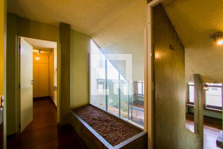 Casa à venda com 330m², 3 quartos e 6 vagasCorredor