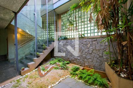 Casa à venda com 330m², 3 quartos e 6 vagasSala de jantar - Jardim de inverno